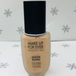 Makeup forever foundation Y305